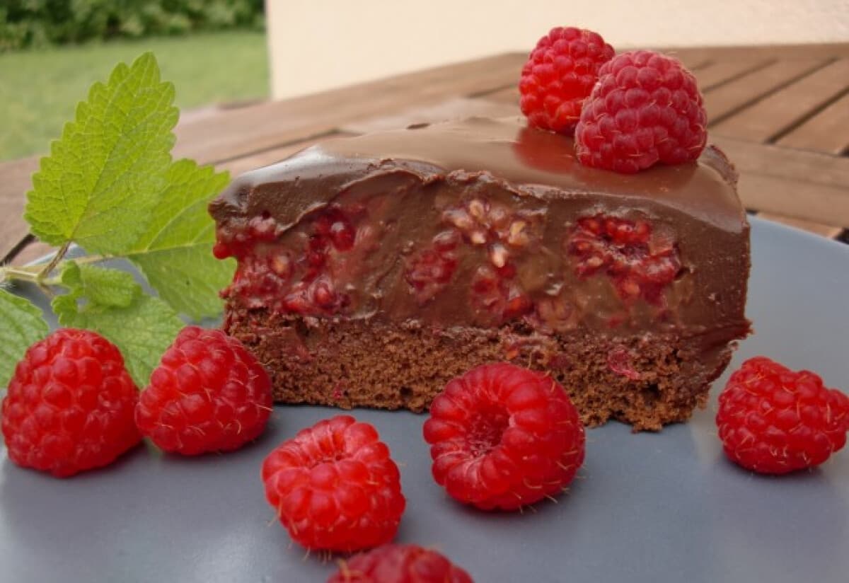 Chocolate Raspberry Cake