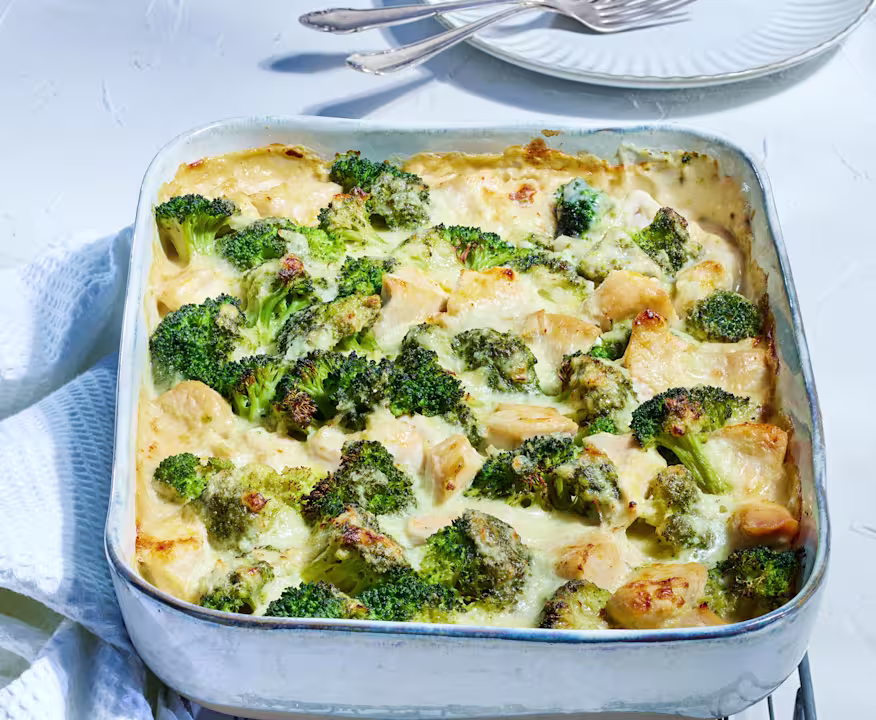Low-Carb Brokkoli-Auflauf mit Hähnchen