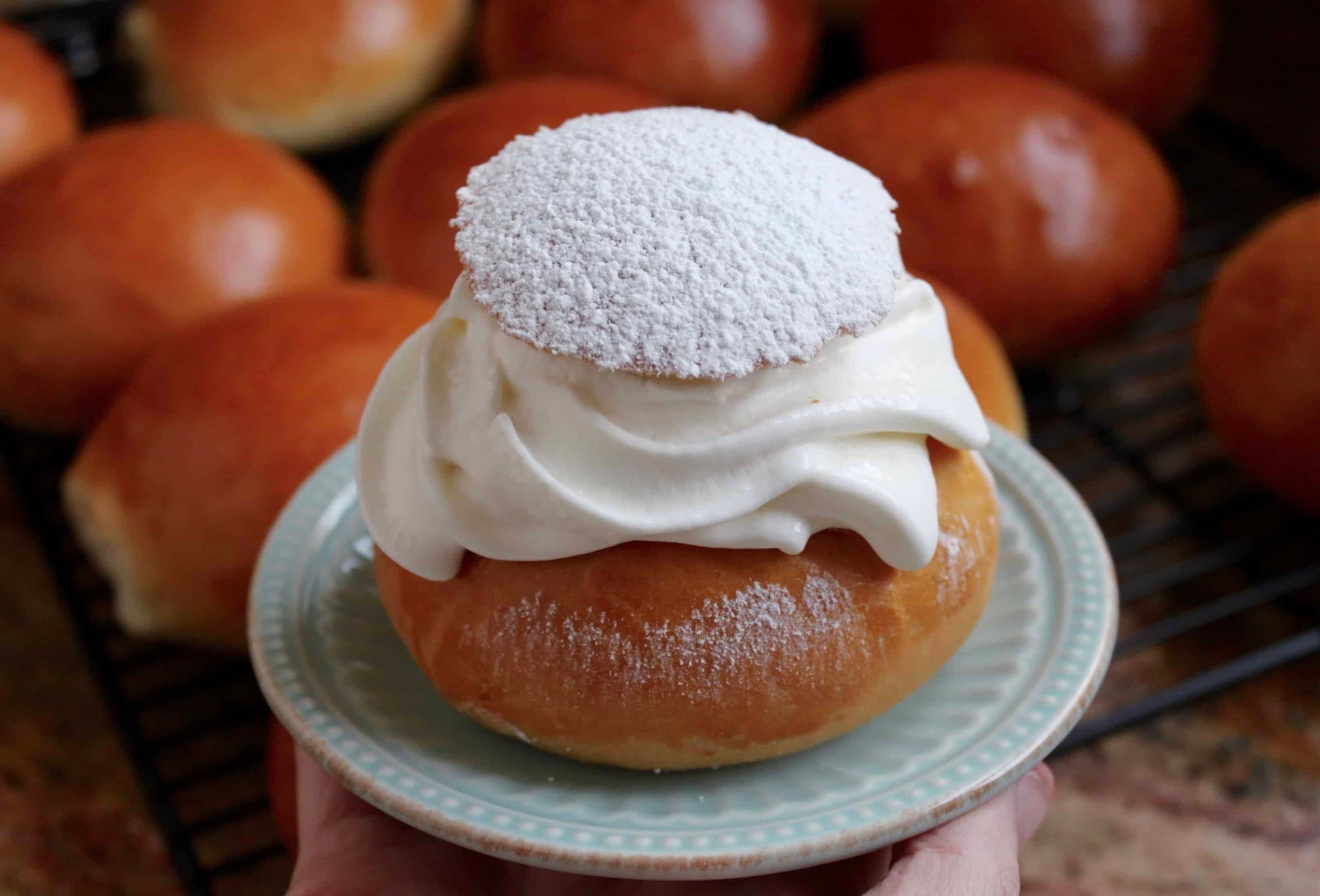 Semla: Traditional Swedish Fat Tuesday Buns (Semlor)