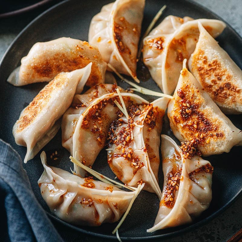 Chinese Chicken Dumplings (Jirou Jiaozi)