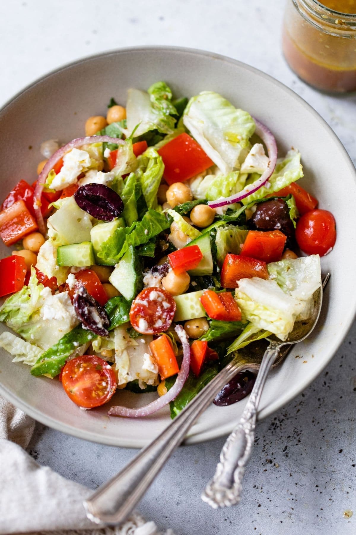 Easy Greek Salad with Lettuce