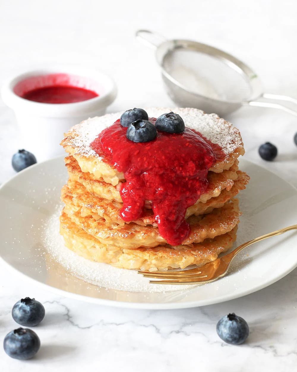 Keto Reis-Pancakes mit Himbeergrütze