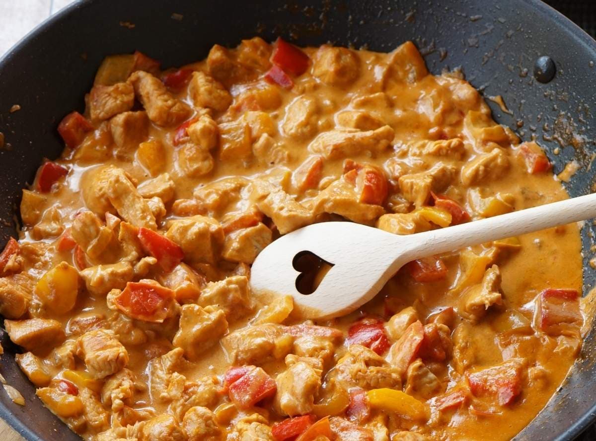 Paprika-Sahne-Hähnchen