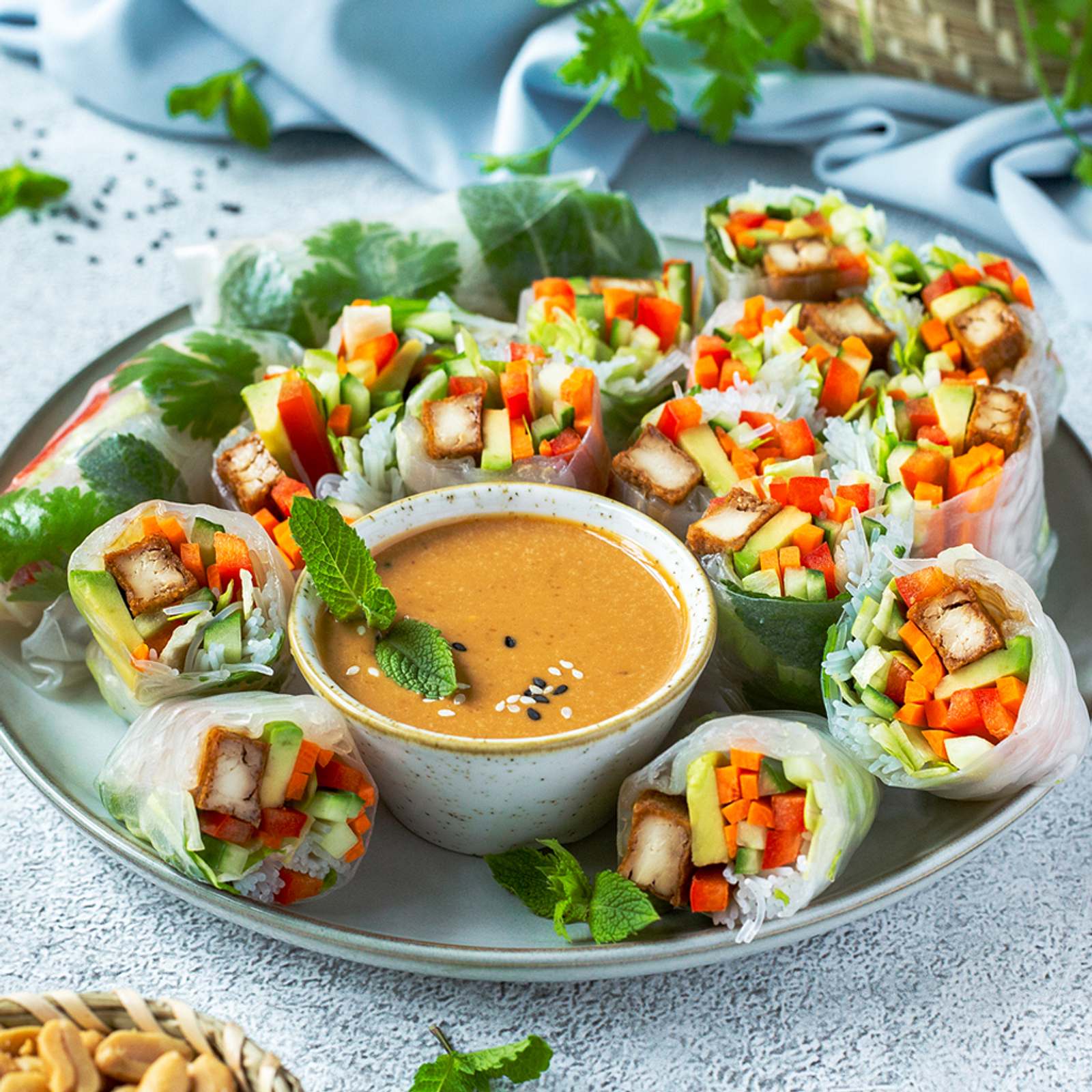 Sommerrollen mit Erdnusssauce