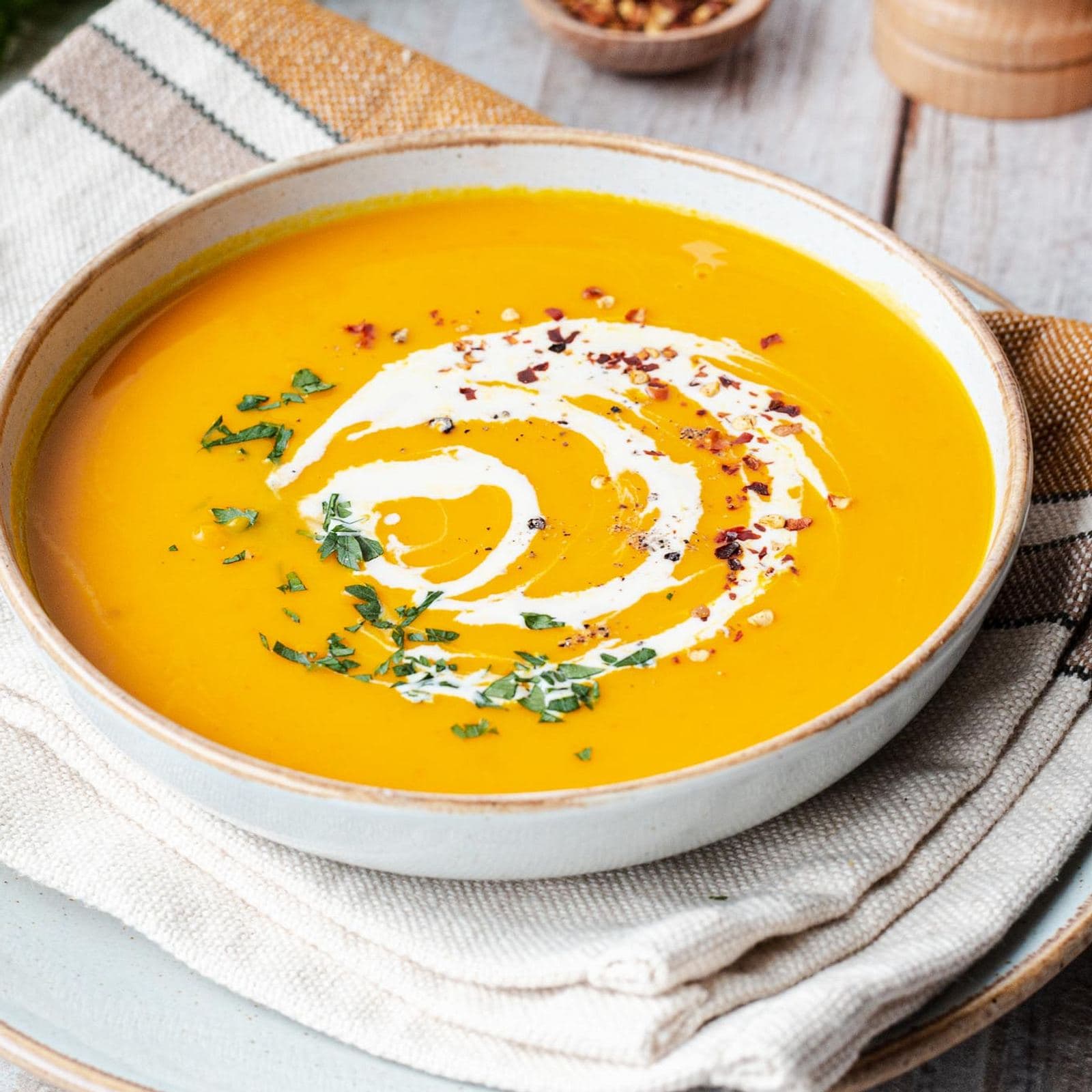Klassische Kürbissuppe mit Hokkaido